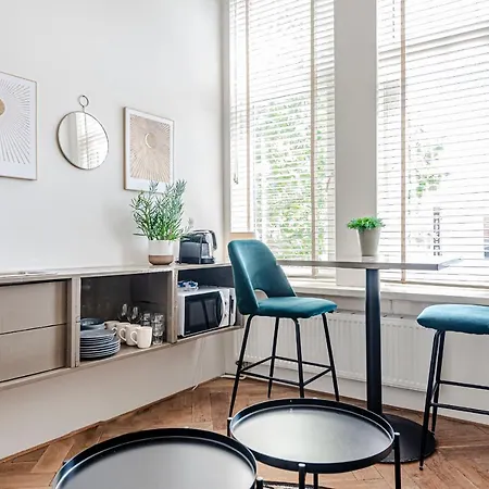 Studio Estelle's With Private Parking Зандфорт